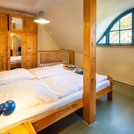 Holiday home Doppelhaushaelfte Im Hafendorf Auf Ruegen