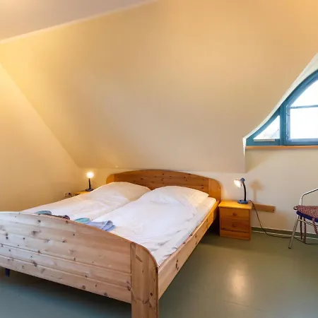 Doppelhaushaelfte Im Hafendorf Auf Ruegen Holiday home Vieregge