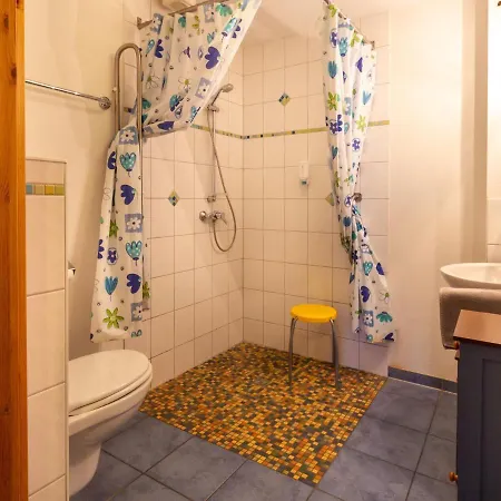 Doppelhaushaelfte Im Hafendorf Auf Ruegen Holiday home