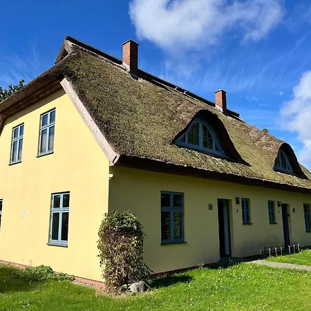 Сasa de vacaciones In Mit Garten