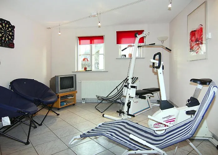 بيت للعطل In Mit Garten *